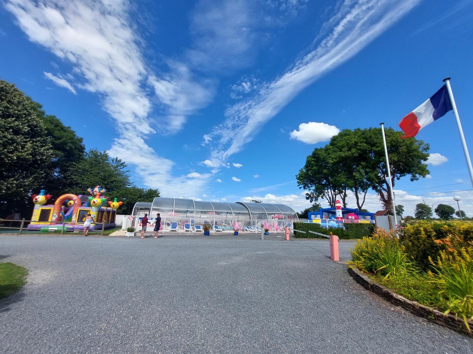 Camping Le Clos De Balleroy Exterior foto