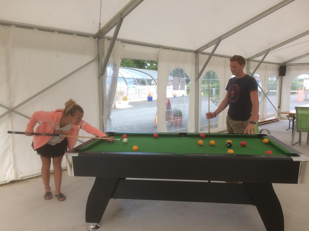 Camping Le Clos De Balleroy Exterior foto