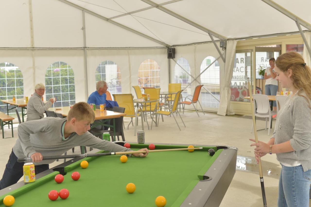 Camping Le Clos De Balleroy Exterior foto